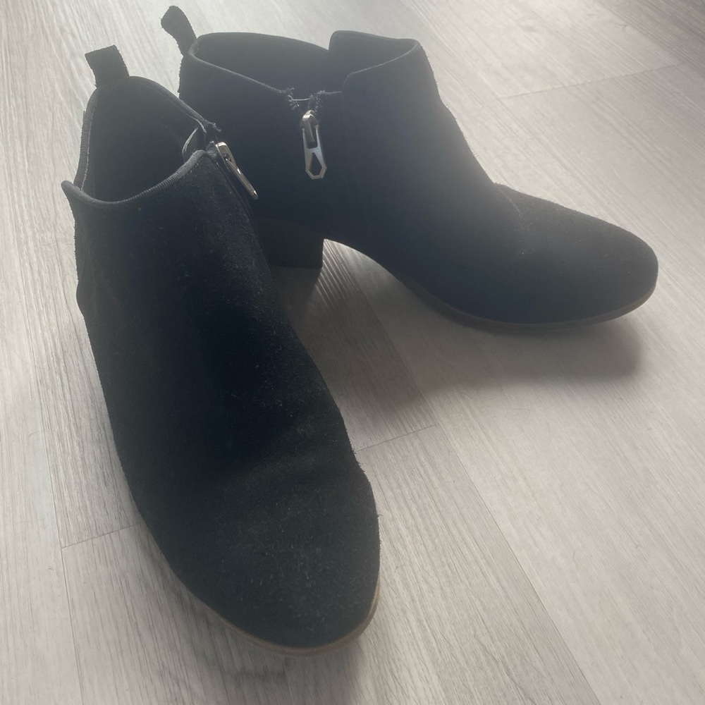 Volcom faux suede booties